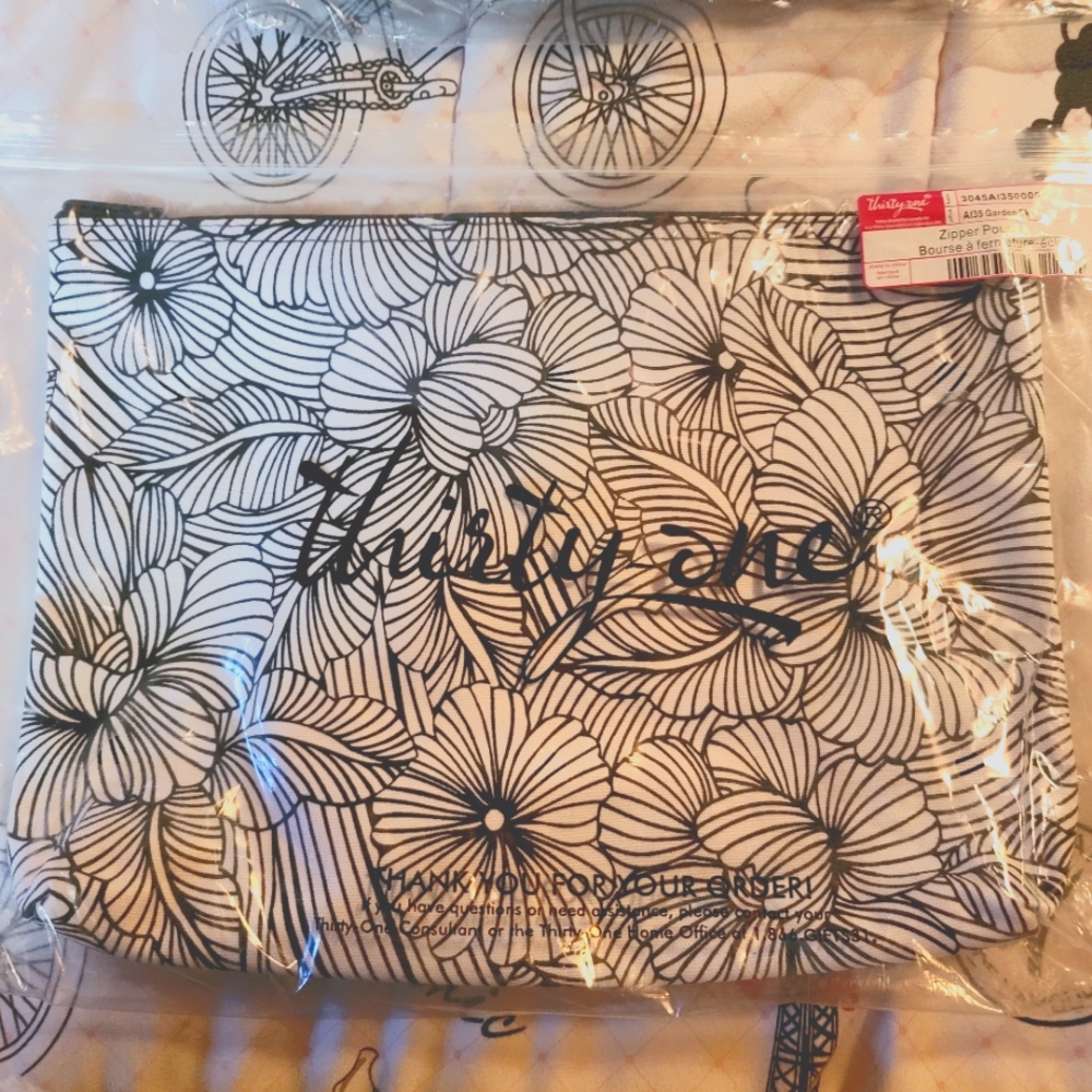 31 Zipper pouches